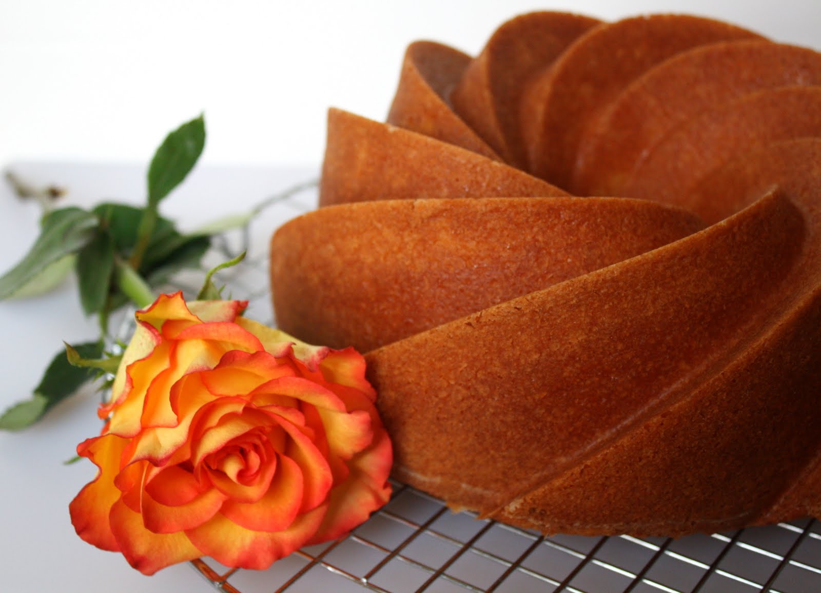 Jane's sweets & baking journal: vanilla velvet bundt cake with ...