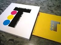 ポスターコレクションにおけるタイポグラフィー展グッズ。