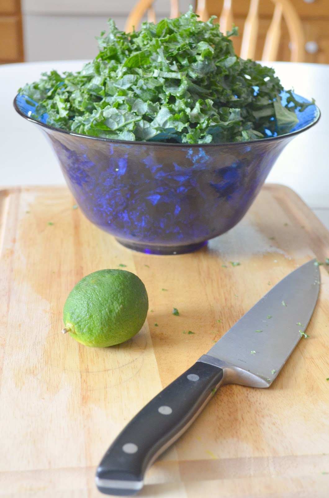 The Inventive Vegetarian Kale and Nectarine Salad