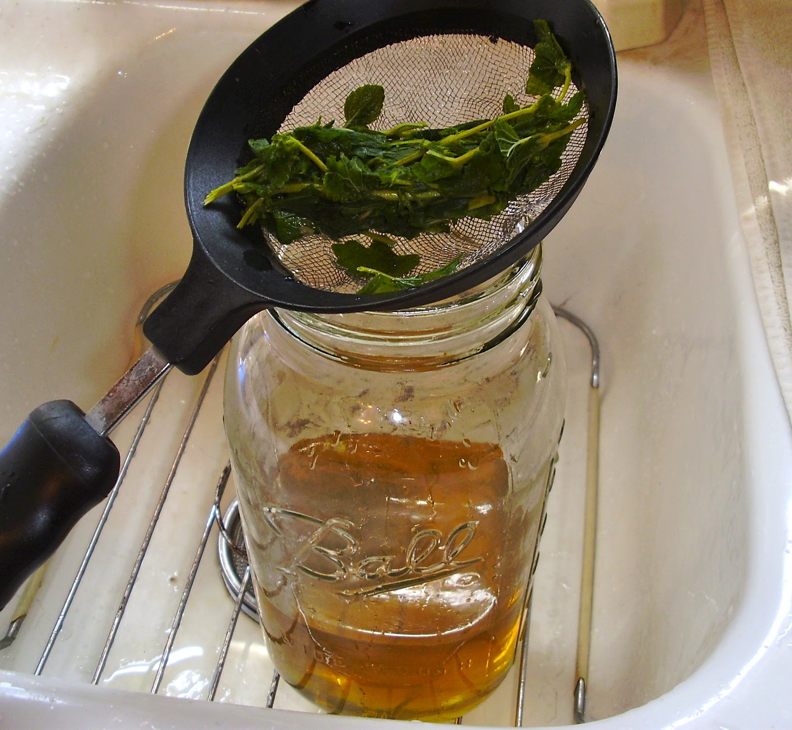 List 98+ Pictures Can You Put Hot Tea In A Mason Jar Stunning 10/2023