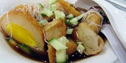 resep praktis dan mudah membuat makanan khas palembang empek empek enak, lezat