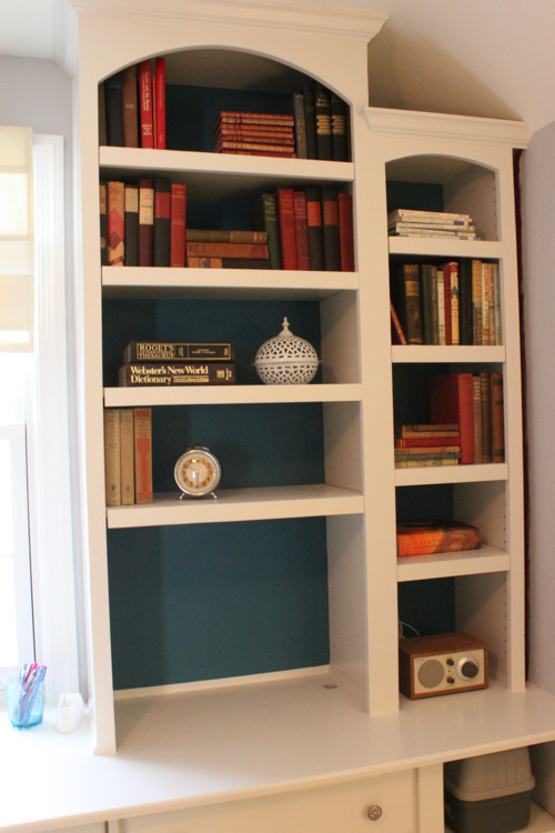 HOUSEography Den Styling the Bookshelves