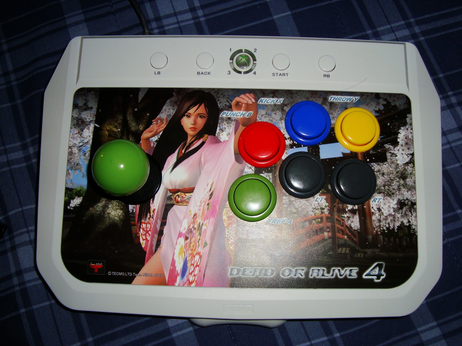 Dead+or+Alive+4+arcade+stick+%25281%2529.JPG