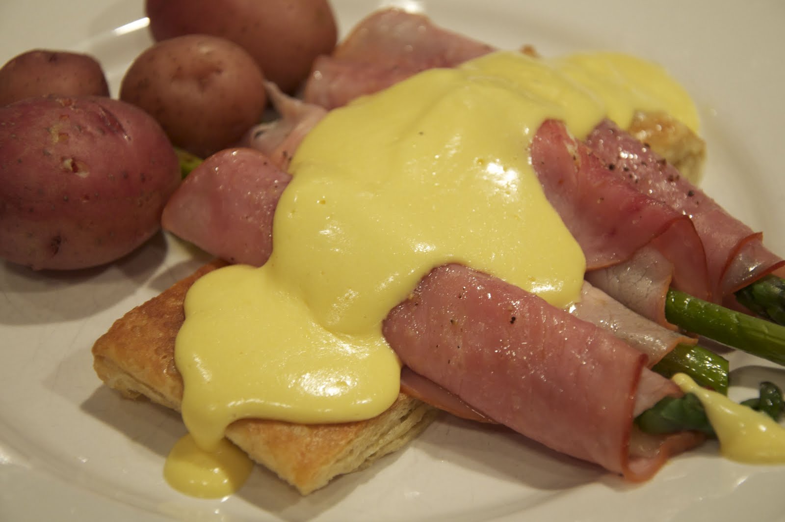 Ham, Swiss and Asparagus Rolls