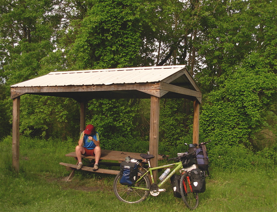 Hey, it's Dalis! Hobo Camping