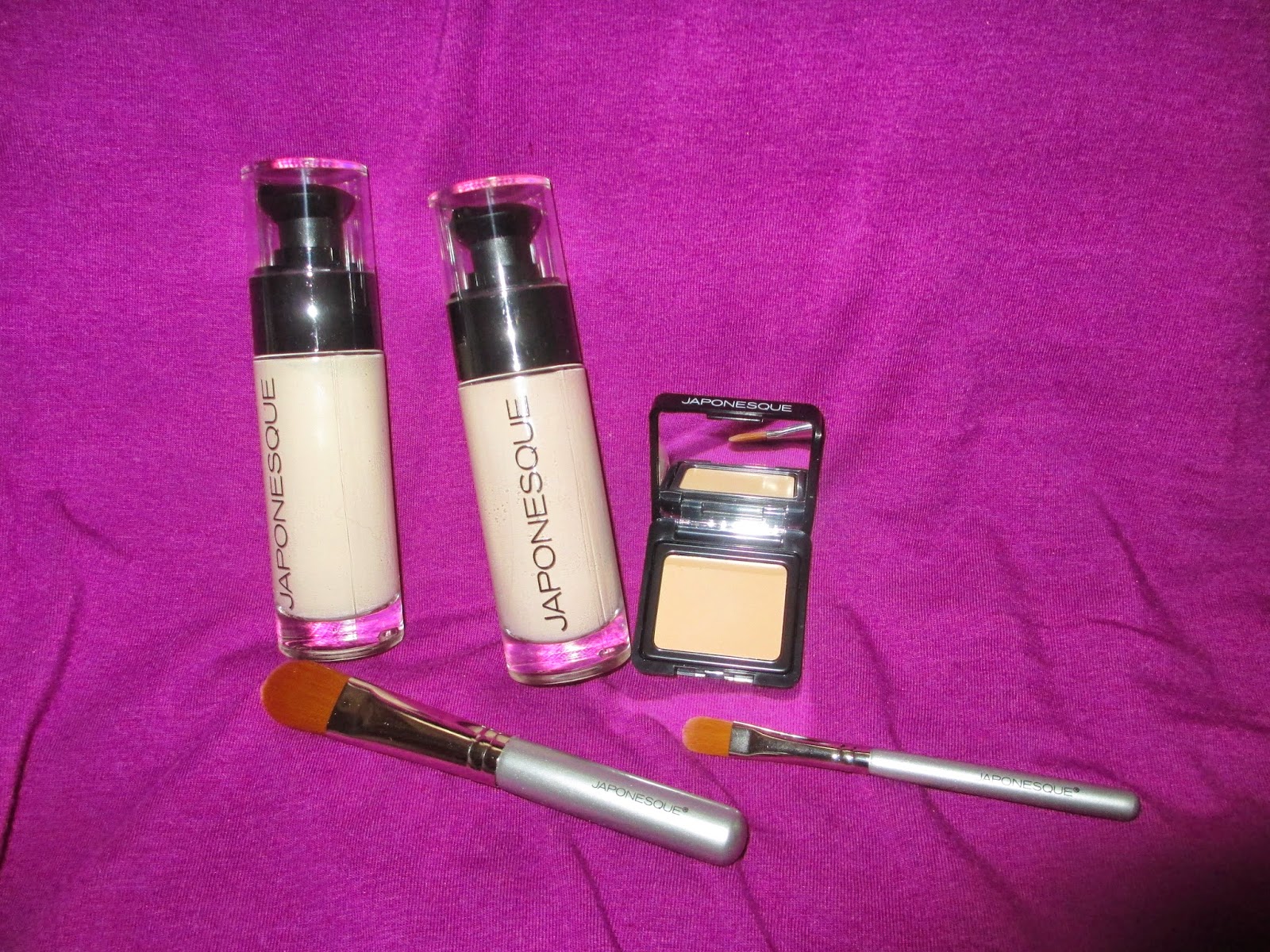 Whats Inside Your Beauty Bag?: JAPONESQUE Foundation & Concealer