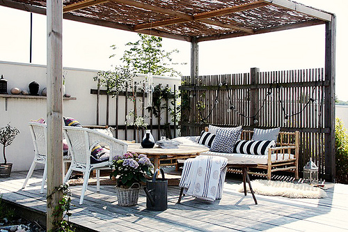 ESTILO RUSTICO: EL PATIO CON AIRE RUSTICO