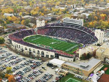 northwestern-university-football-ryan-field-on-game-day-nwu-f-x-00054lg%25255B1%25255D.jpg