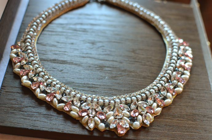 dorothy-perkins-bib-jewel-necklace