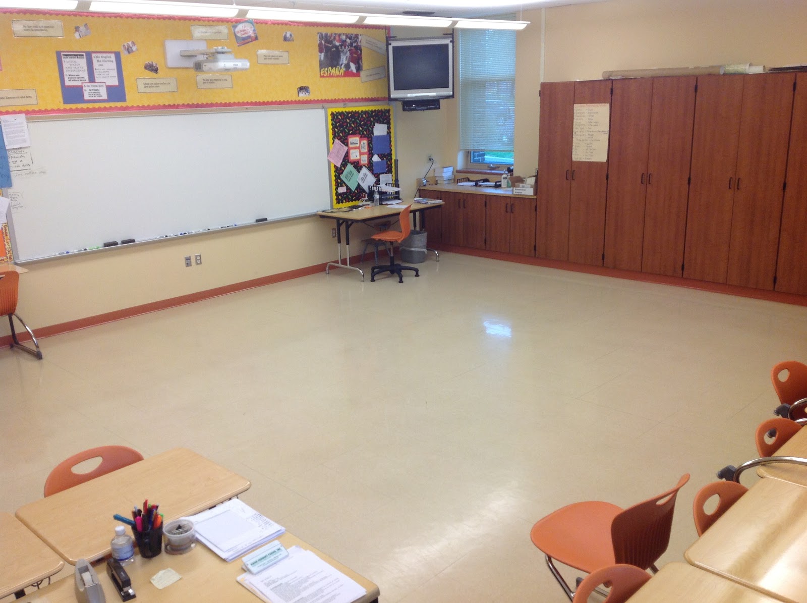 Teaching Spanish w/ Comprehensible Input Goodbye Desks
