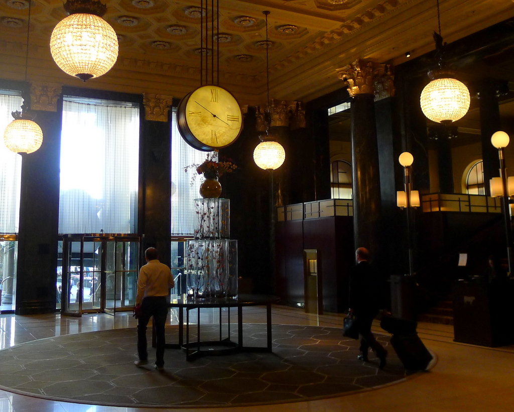 Schmetterling Aviation: Oriol Servia