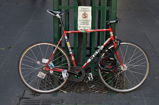 masi, speciale, fixed speed, la trobe st, Melbourne, Victoria, Australia, red, saddle, seat, frame, the biketorialist, biketorialist, tim macauley, timothy macauley, card, spokes, stickers, decal,decals 