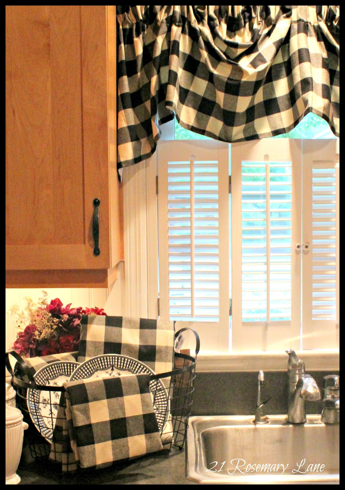 21 Rosemary Lane: A Few New Items for My Kitchen ~ Black and White