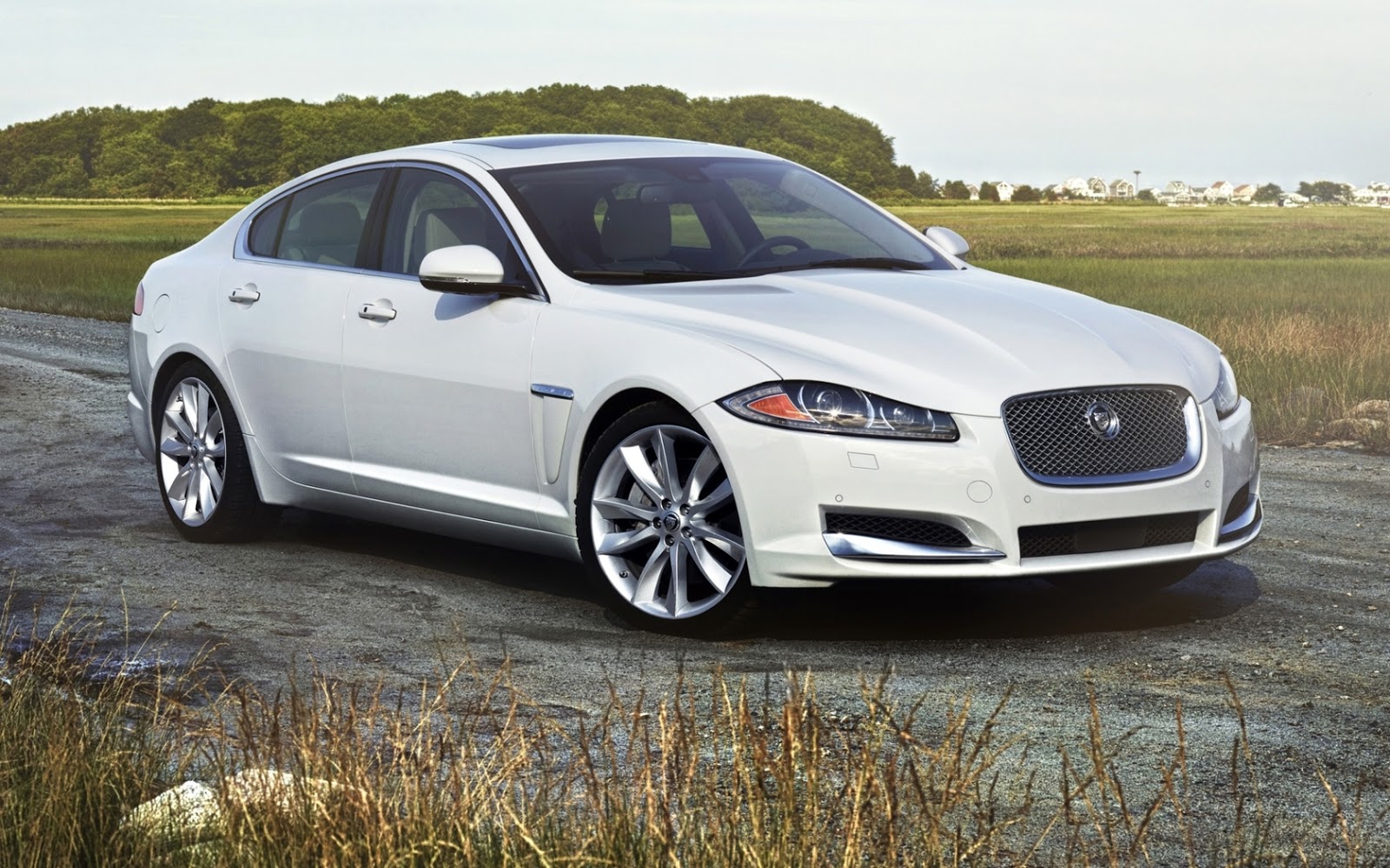 SPORTS CARS Jaguar XF 3.0 AWD 2013 Price, review, features, specs, and