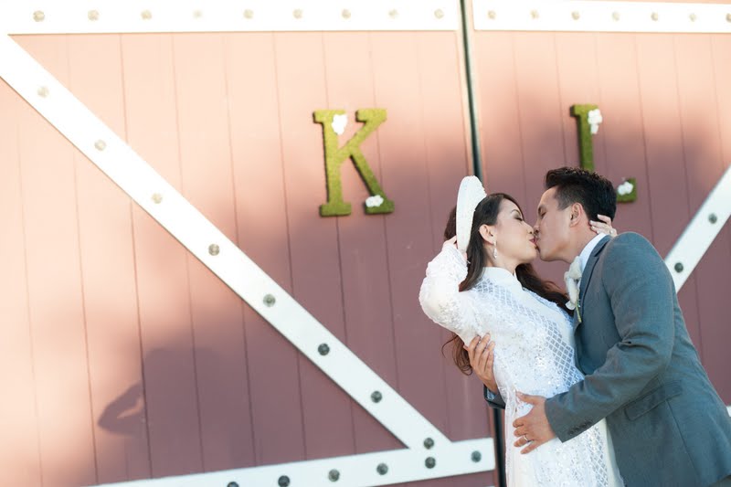 highburst snapshots into a bride's viewfinder