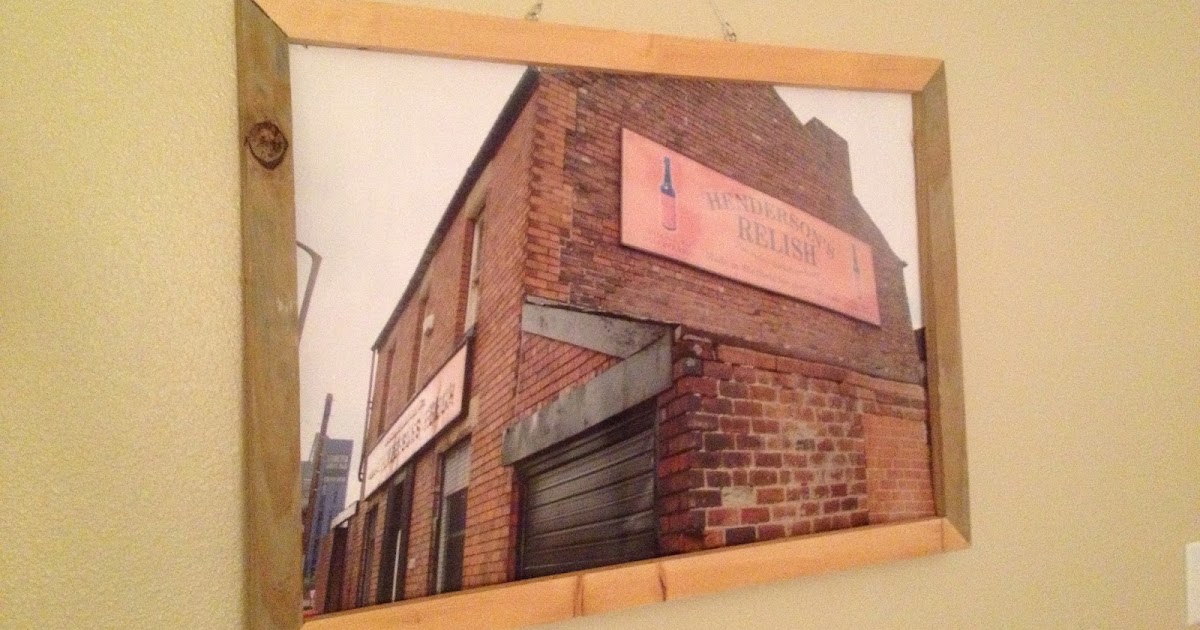 Obviously Homemade Quick custom wall frame