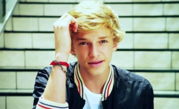 Cody Simpson terlahir dari pasangan bernama Brad dan Angie Simpson