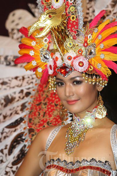 Miss Universe Indonesia 2012 - National Costume & Evening Gowns - Miss