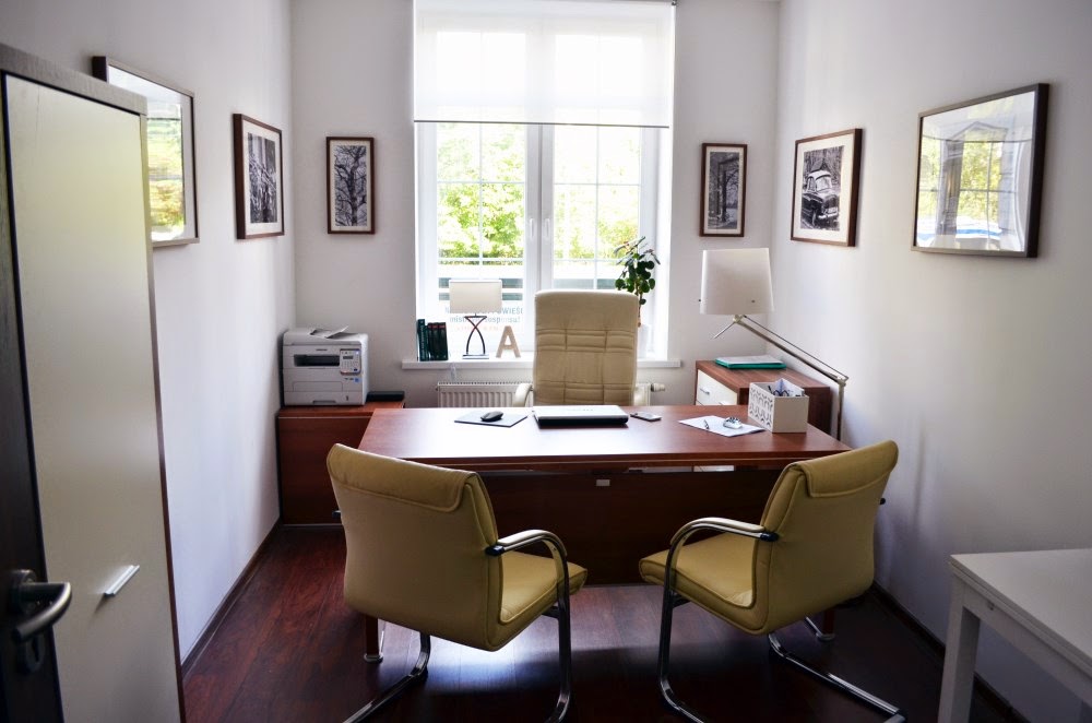 małe biuro, gabinet, biuro w stylu nowoczesnym