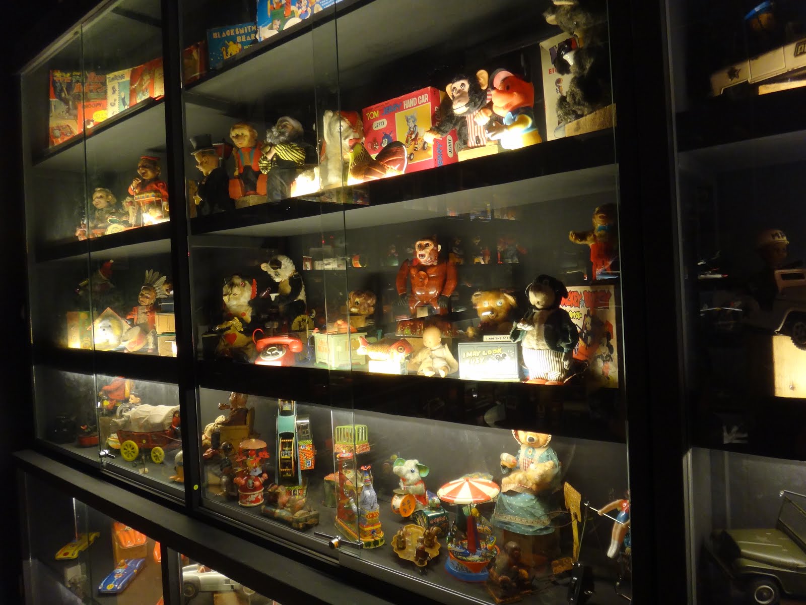 Kevin In Beijing: Ben's Vintage Toy Museum