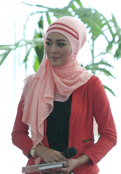 Tutorial Hijab Pesta Ala Nuri Maulida | hijab cantik ala nuri maulida tutorial hijab Tutorial Hijab Pesta Ala Nuri Maulida | hijab cantik ala nuri maulida tutorial hijab