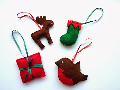 http://angharadhandmade.blogspot.co.uk/2012/08/christmas-in-august.html