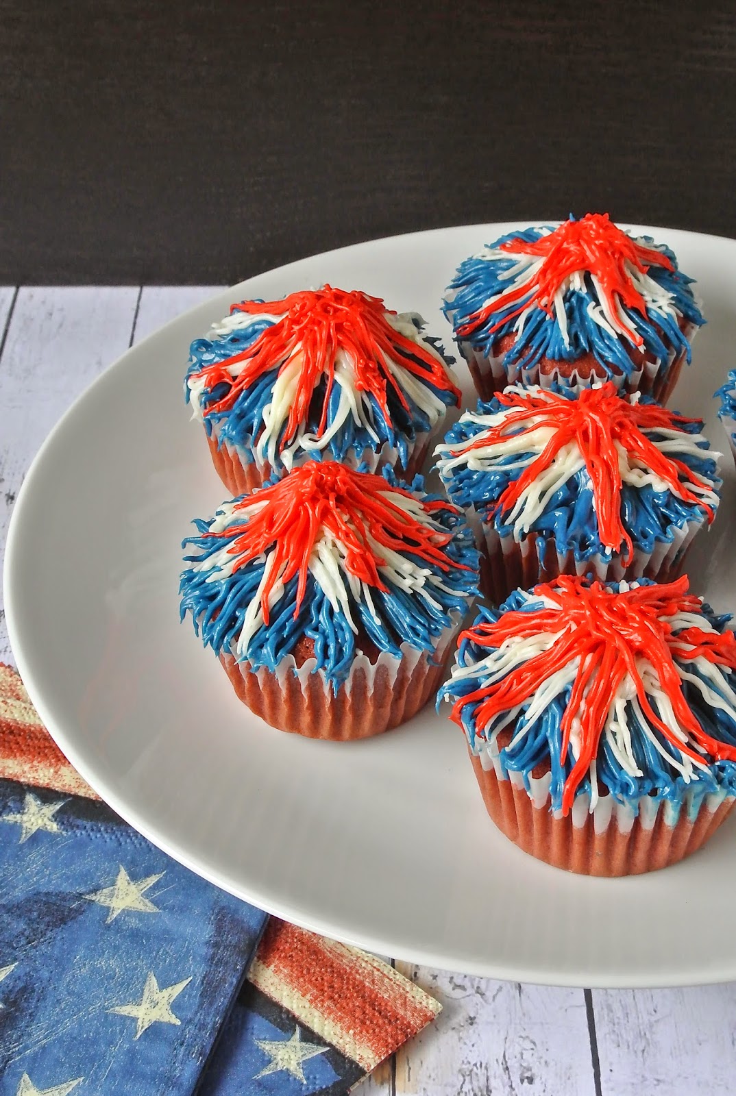 Memorial Day firework cupcakes - Culinary Ginger