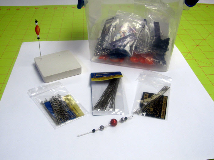 DoodleDee Designs YNS Fun Fridays Hat Pin Tutorial