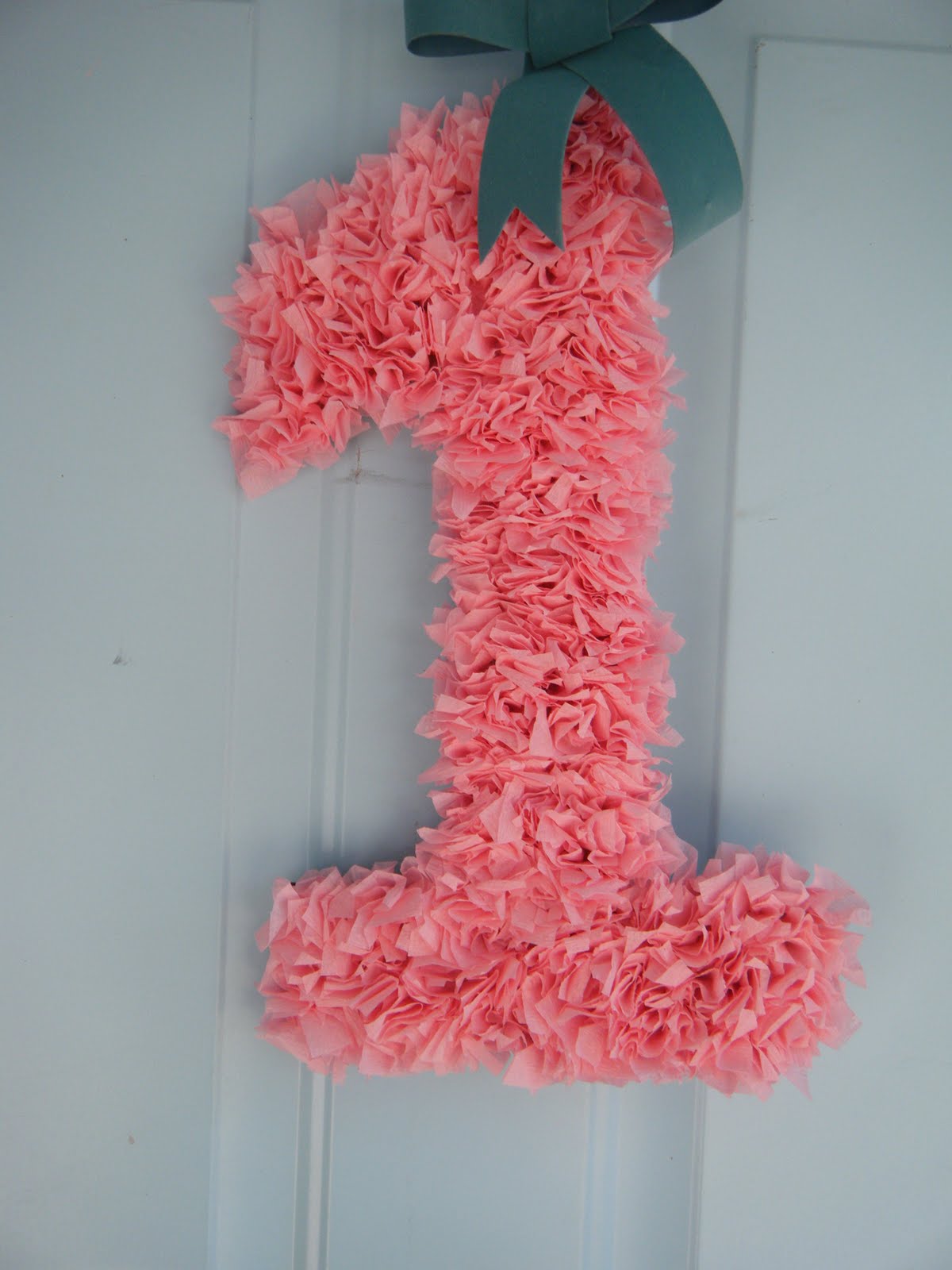 Makin' Projiks Crepe Paper Streamer Birthday Wreath