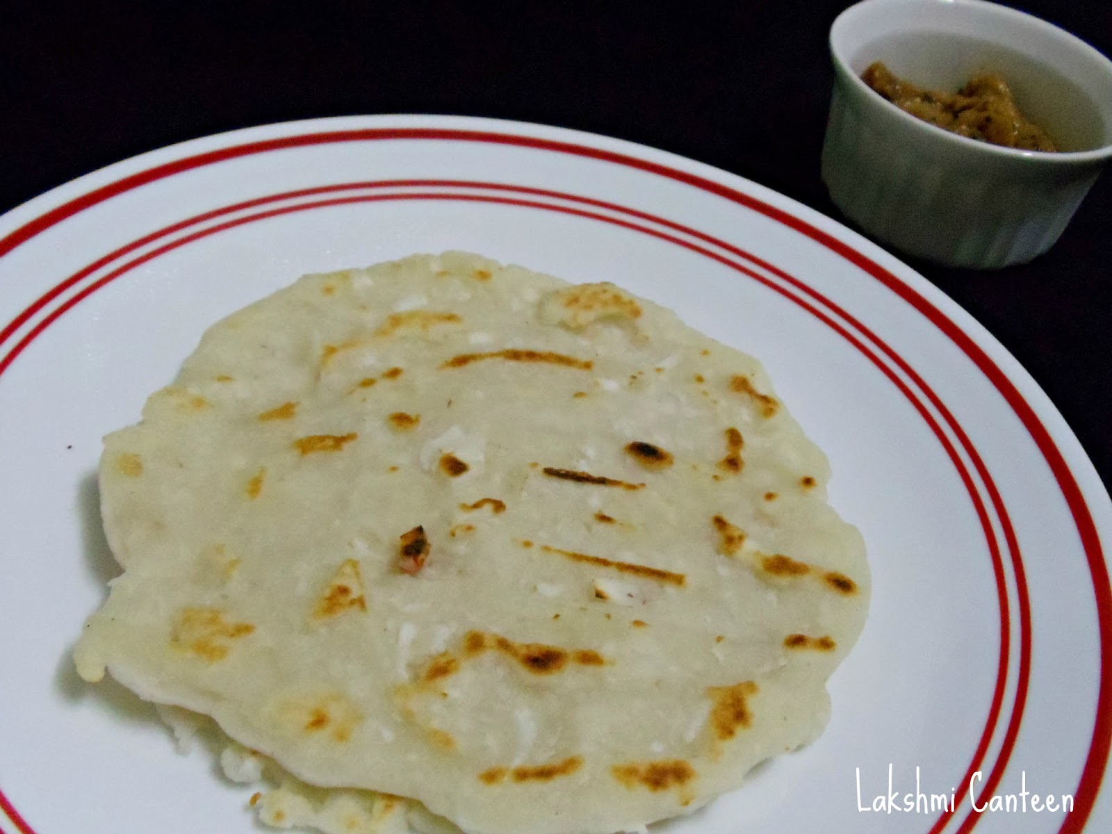 Lakshmi Canteen Tandla Pitta Bhakri (Rice Flour Flat Bread)