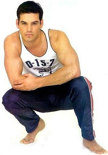Straight Jock Feet: Eddie Cibrian perfection again…