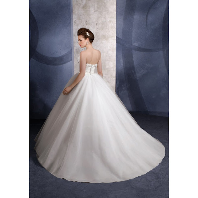 Ballroom Style Wedding Dress5