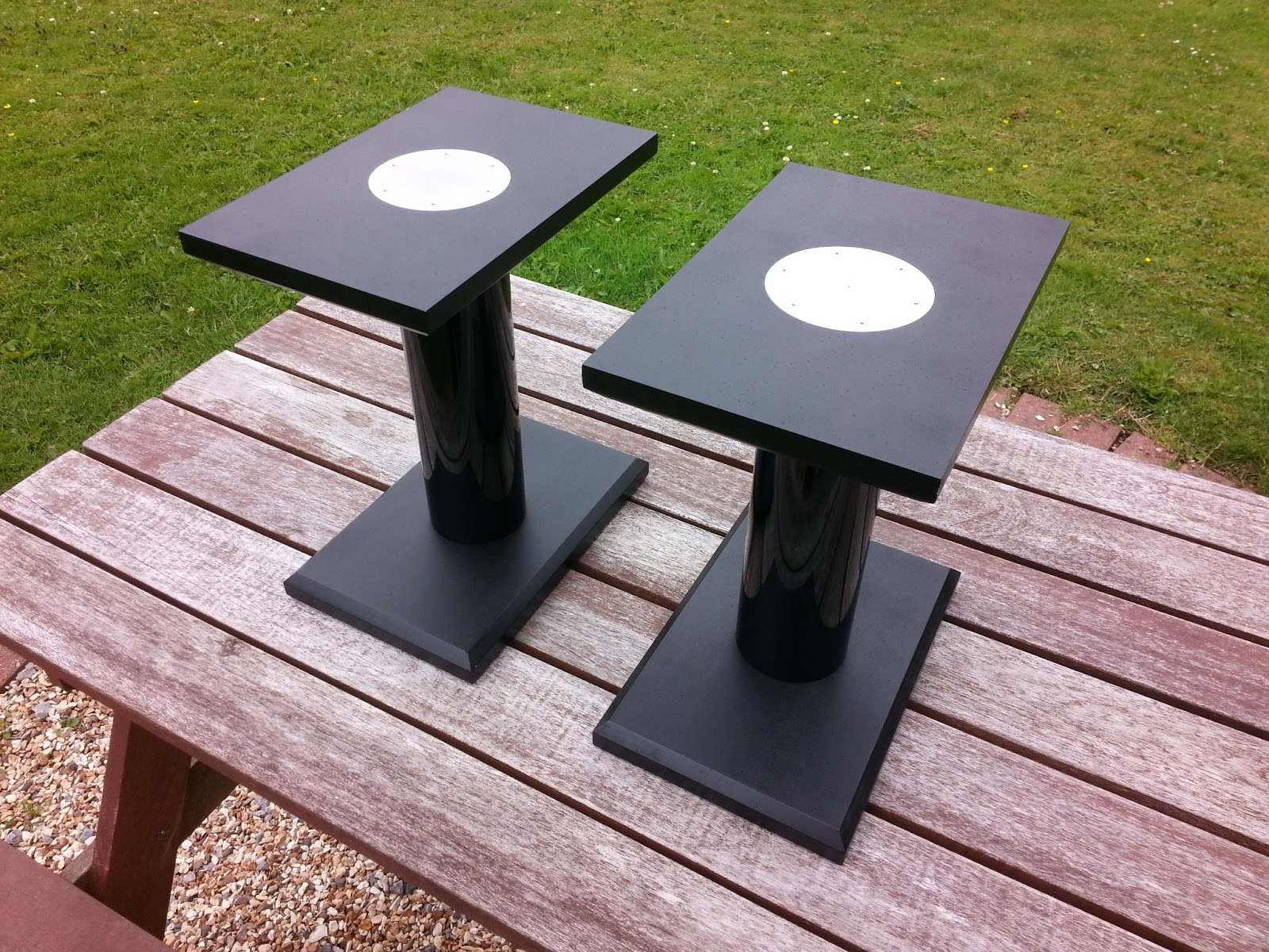 outdoor speaker stands