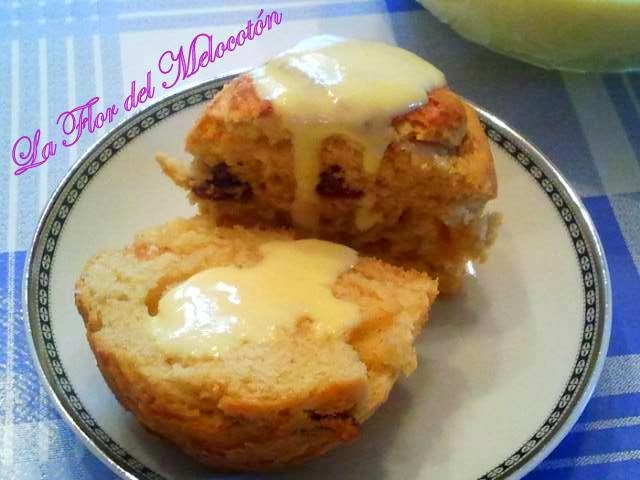 Magdalenas De Frutos Rojos Bañadas En Crema Inglesa
