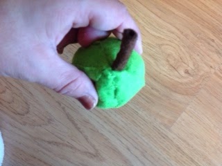 DIY play food: a bowl of apples DIY play food: a bowl of apples