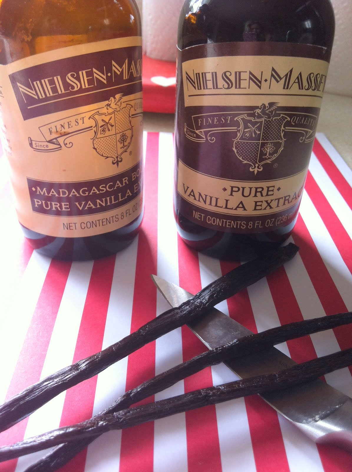 Hugs & CookiesXOXO VANILLA BEAN SUGAR COOKIES