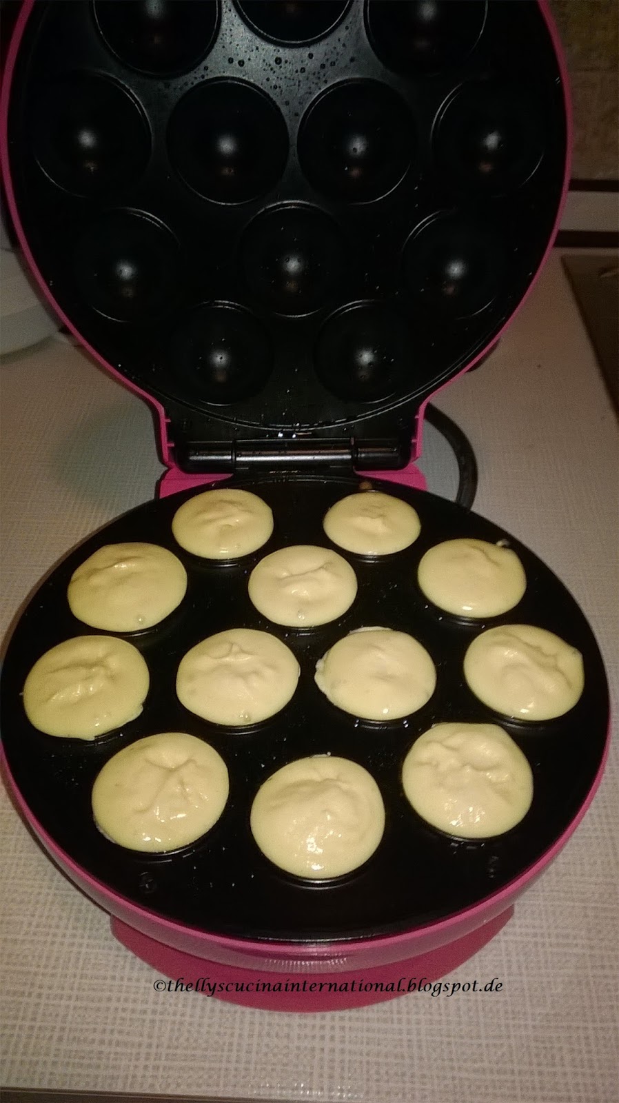 Thellys Cucina International Cake Pops Maker For An Easy Cake Pops Making