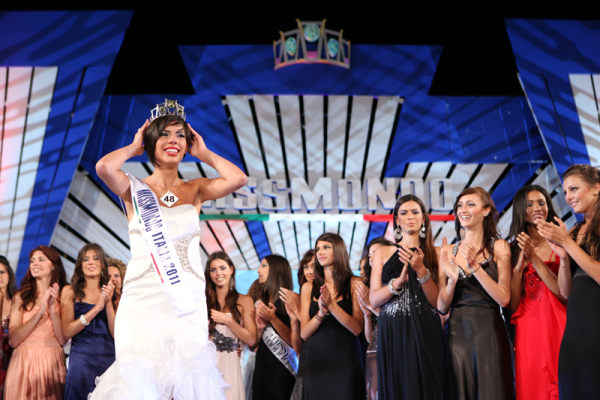 Tania Bambaci Crowned Miss Mundo Italia 2011 Photos
