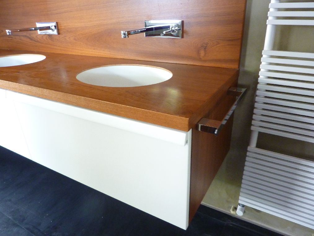 CARPINTERIA, MUEBLES A MEDIDA: Mobiliario de Baño, realizado en