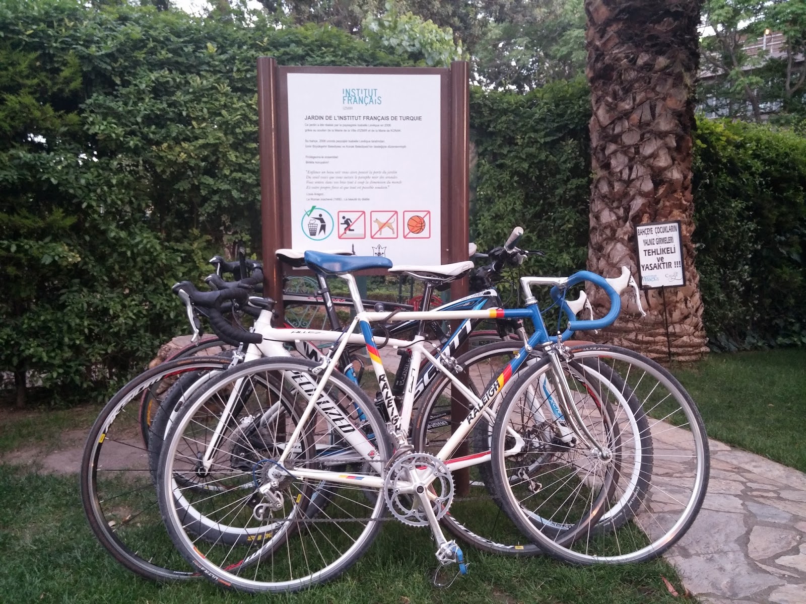 Izmir Bisiklet Dernegi Izmir Bicycle Association Artik Kapali