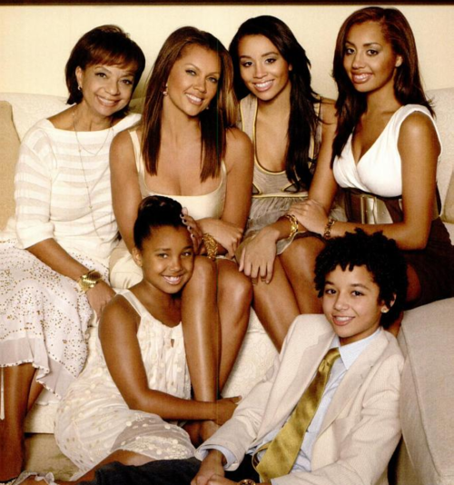 vanessa+williams+sua+mae+e+seus+filhos.png