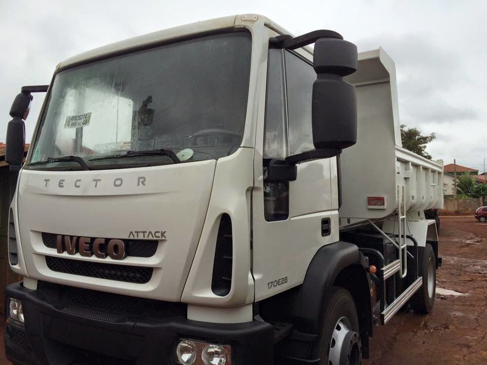 Nova América da Colina recebe caminhão Okm Nova América da Colina recebe caminhão Okm