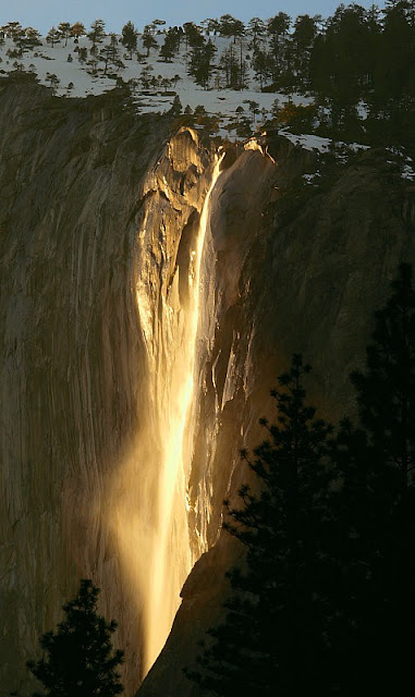 LA IMAGEN DEL DIA: Horsetail Falls in Yosemite 1