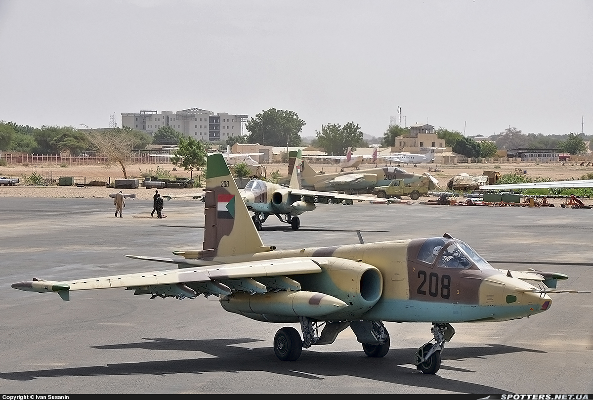 صور القوات الجوية السودانية [ Sudan Air Force ]  - صفحة 8 SU-25B+Frogfoot-A++208++++El+Fasher++++23-7-13