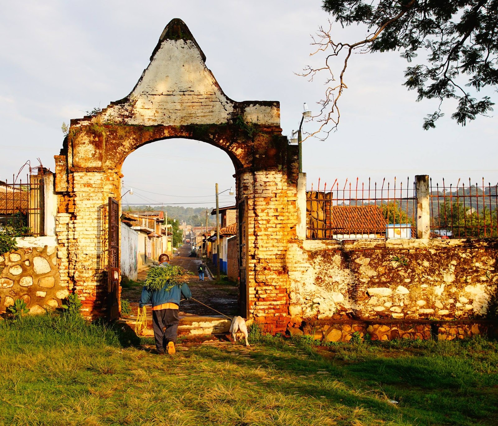 Jaime Ramos Méndez: Puerta del atrio en la parroquia de San Francisco