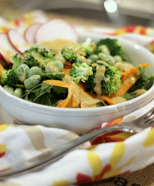 Brunch N' Cupcakes {Buddha Bowl with Cashew Curry Dressing}