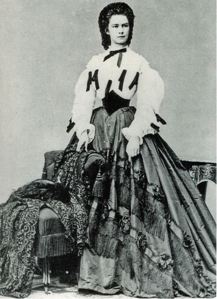 Amazing Historical Photo of Elisabeth of Austria in 1857 