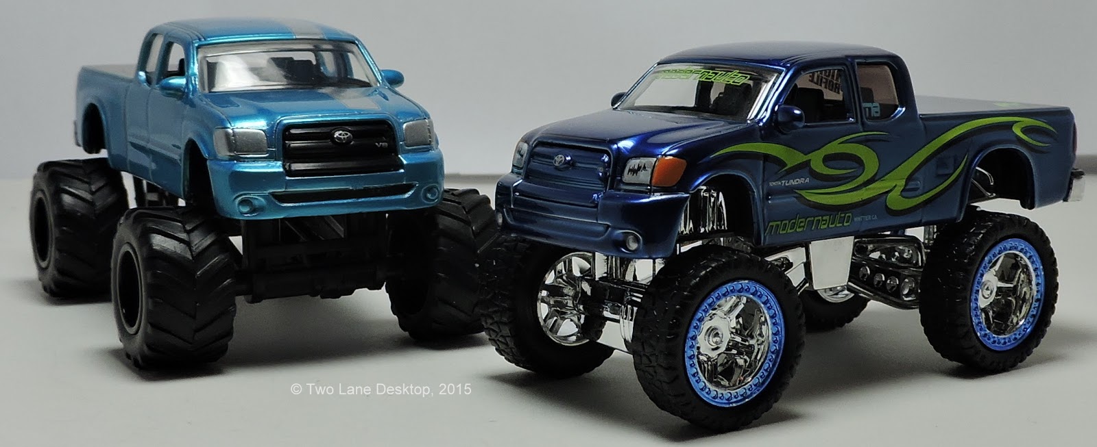 Two Lane Desktop Jada Toys 150 2006 Toyota Tundra pickup