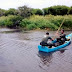 Grupamento Ambiental apreende redes de pesca em canal de Campos.