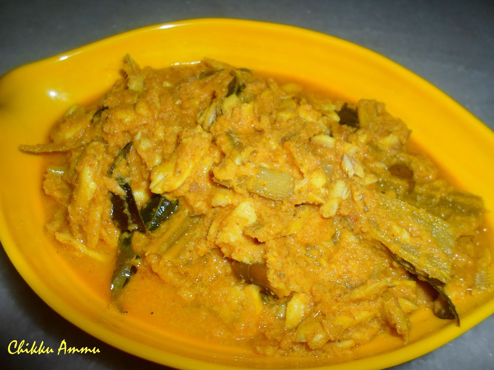 Chikkus Kitchen Nethili Meen Kuzhambu (Anchovies Curry)